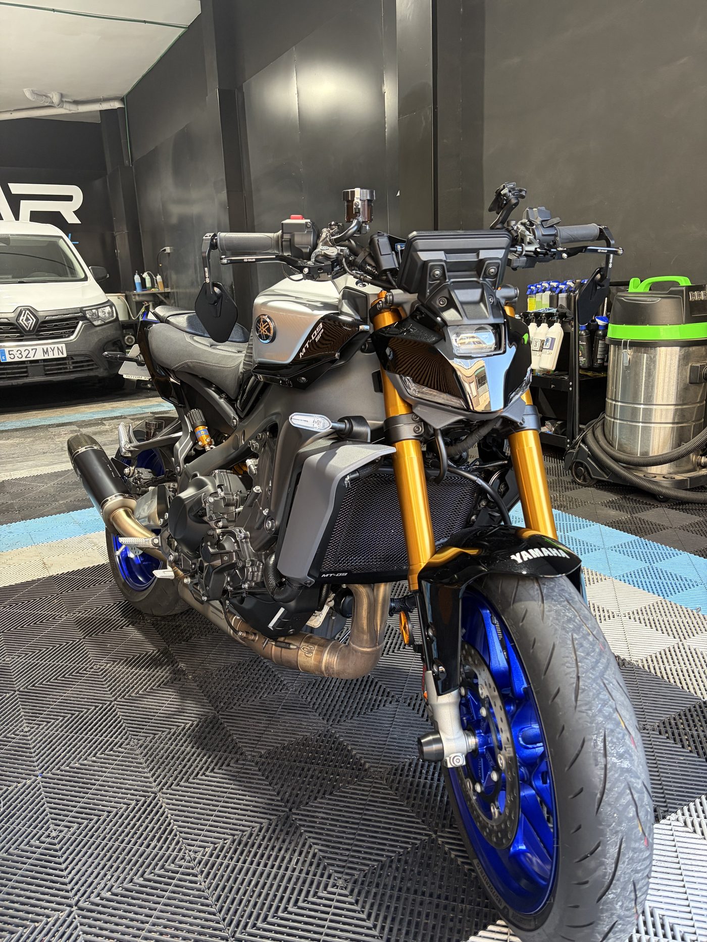 Yamaha MT-09 detallada en el taller VMA CAR Detail